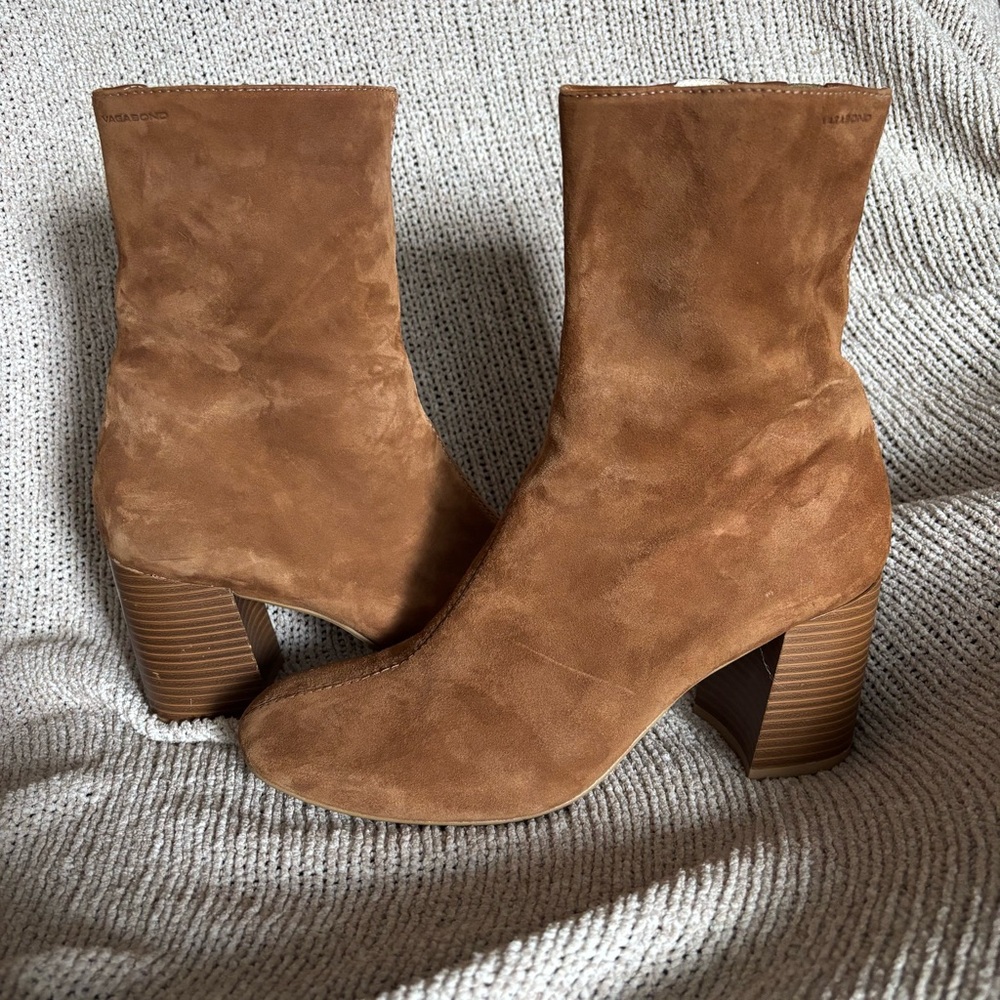 Vagabond Suede Mid-Heel Ankle Boots in “rust”